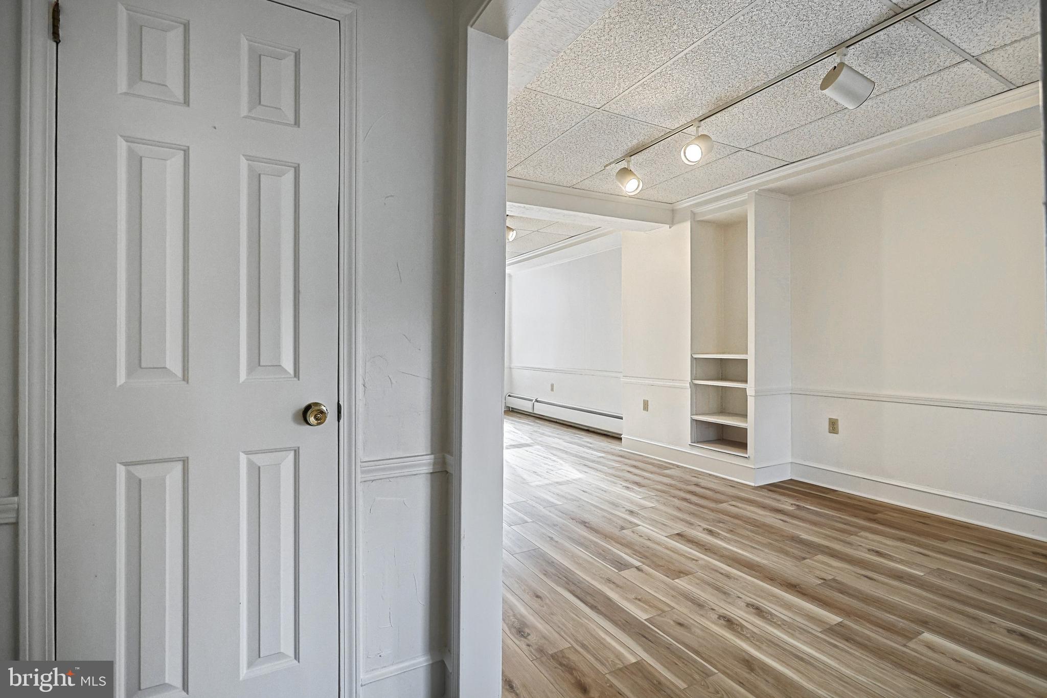 236 W Jackson St