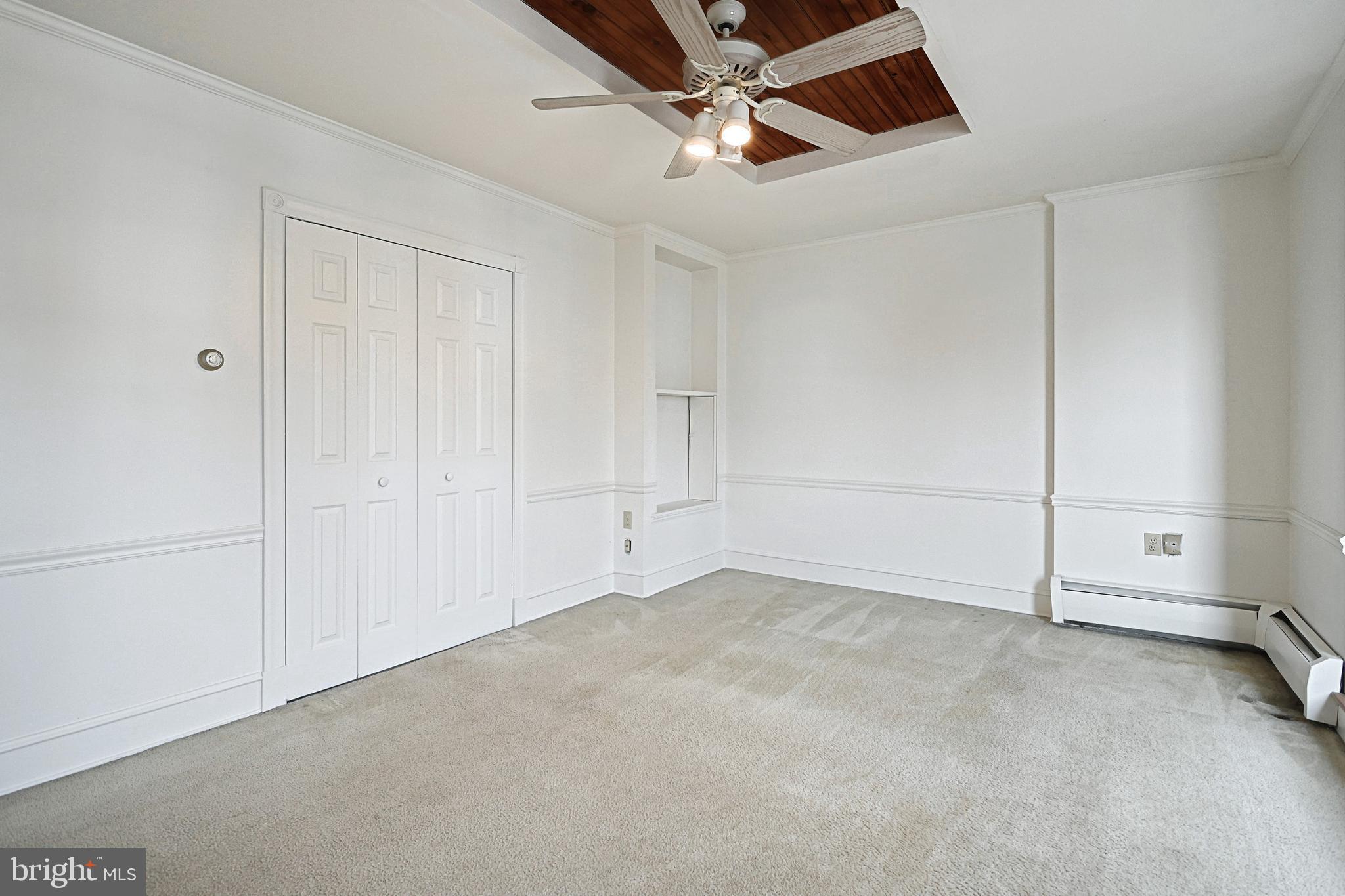 236 W Jackson St