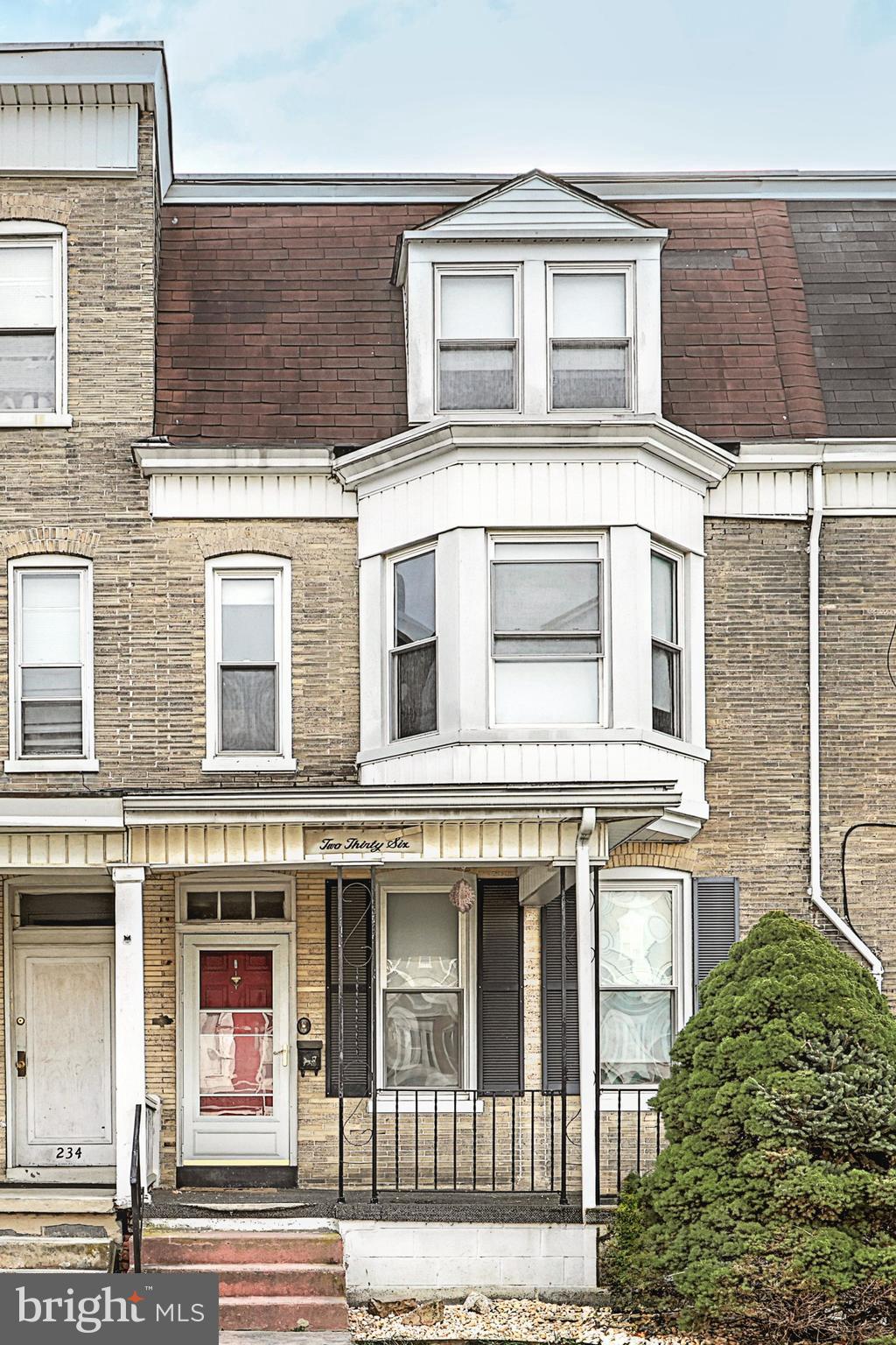 236 W Jackson St
