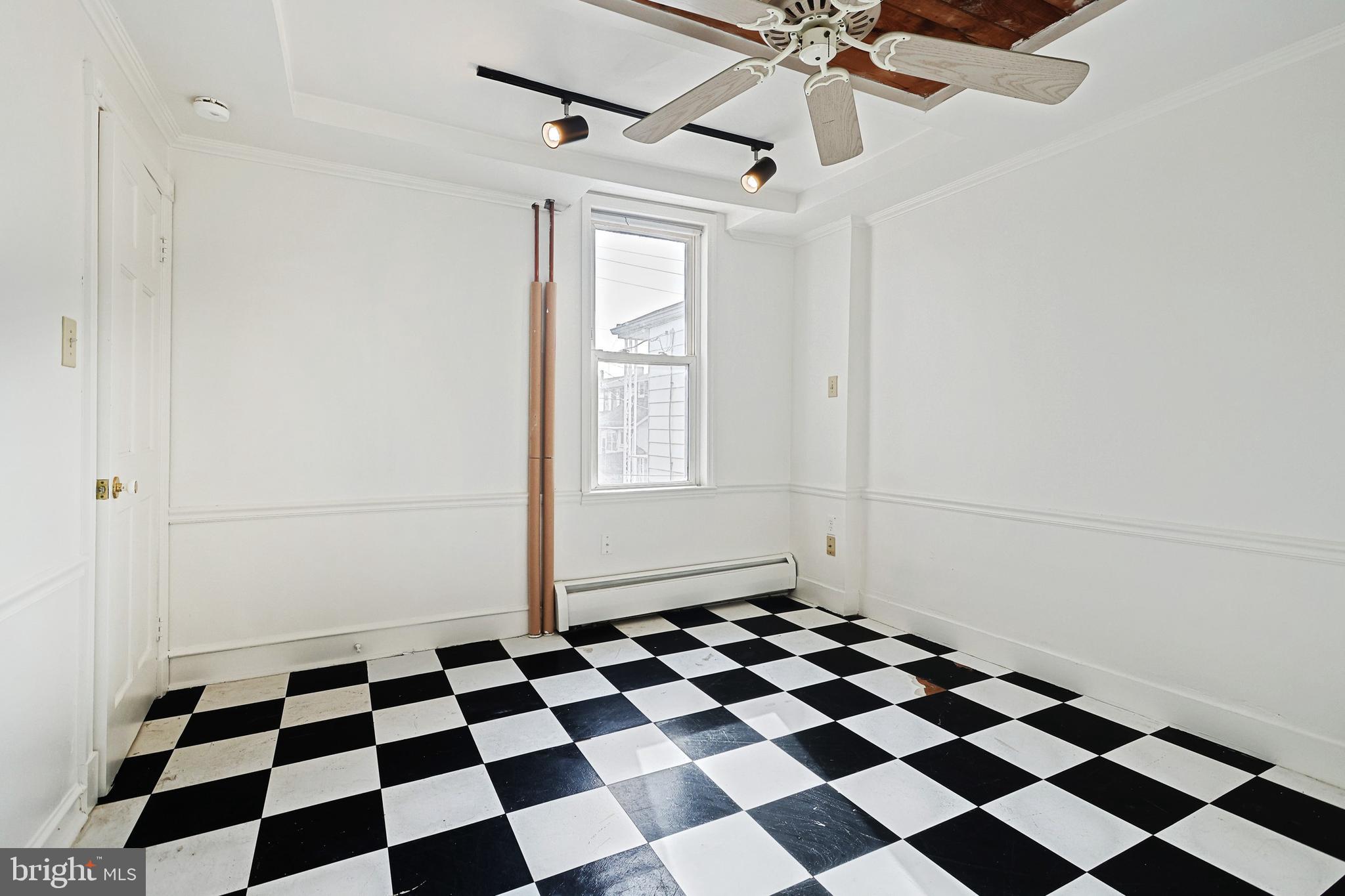 236 W Jackson St