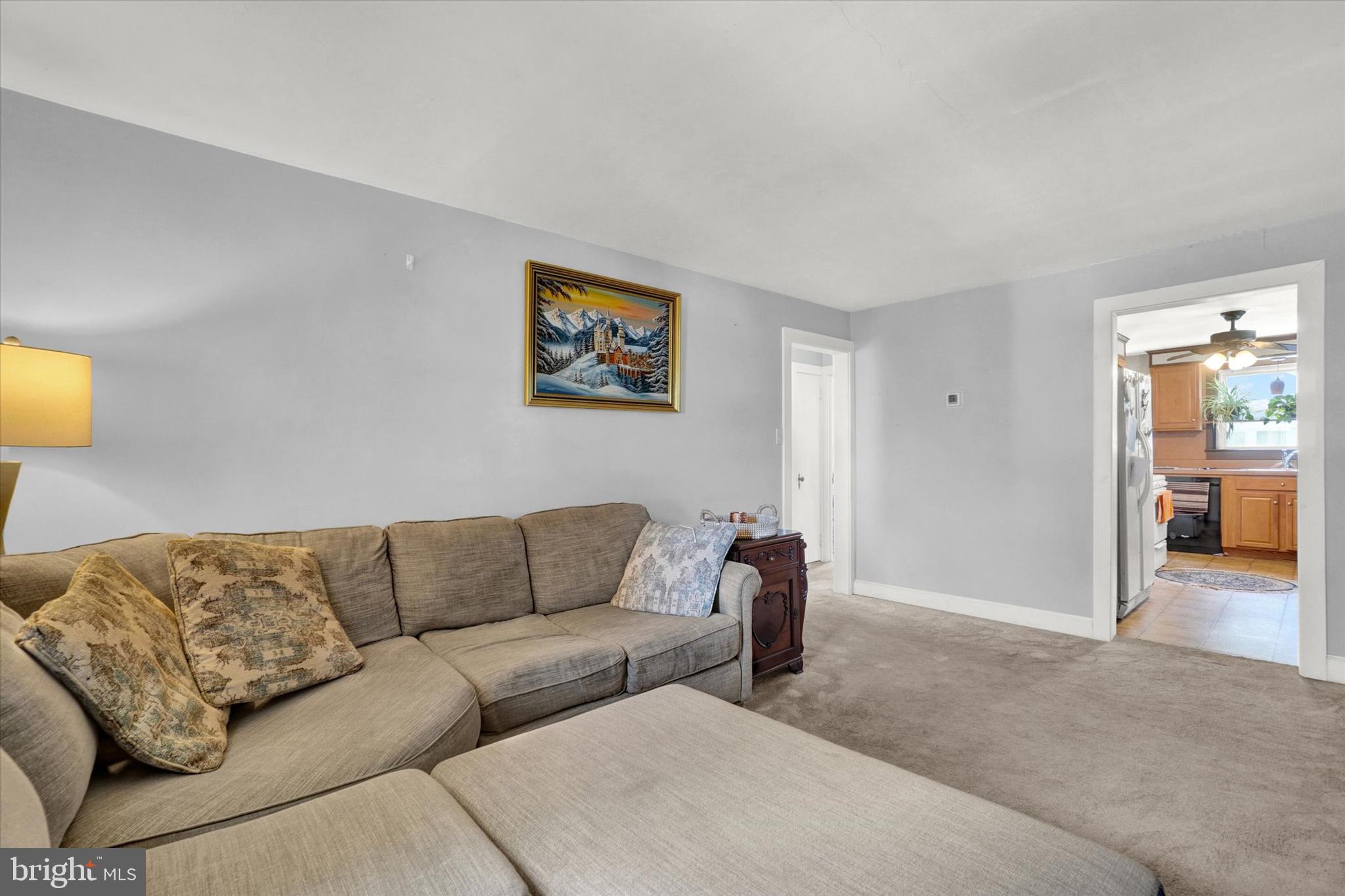 141 S 6th St