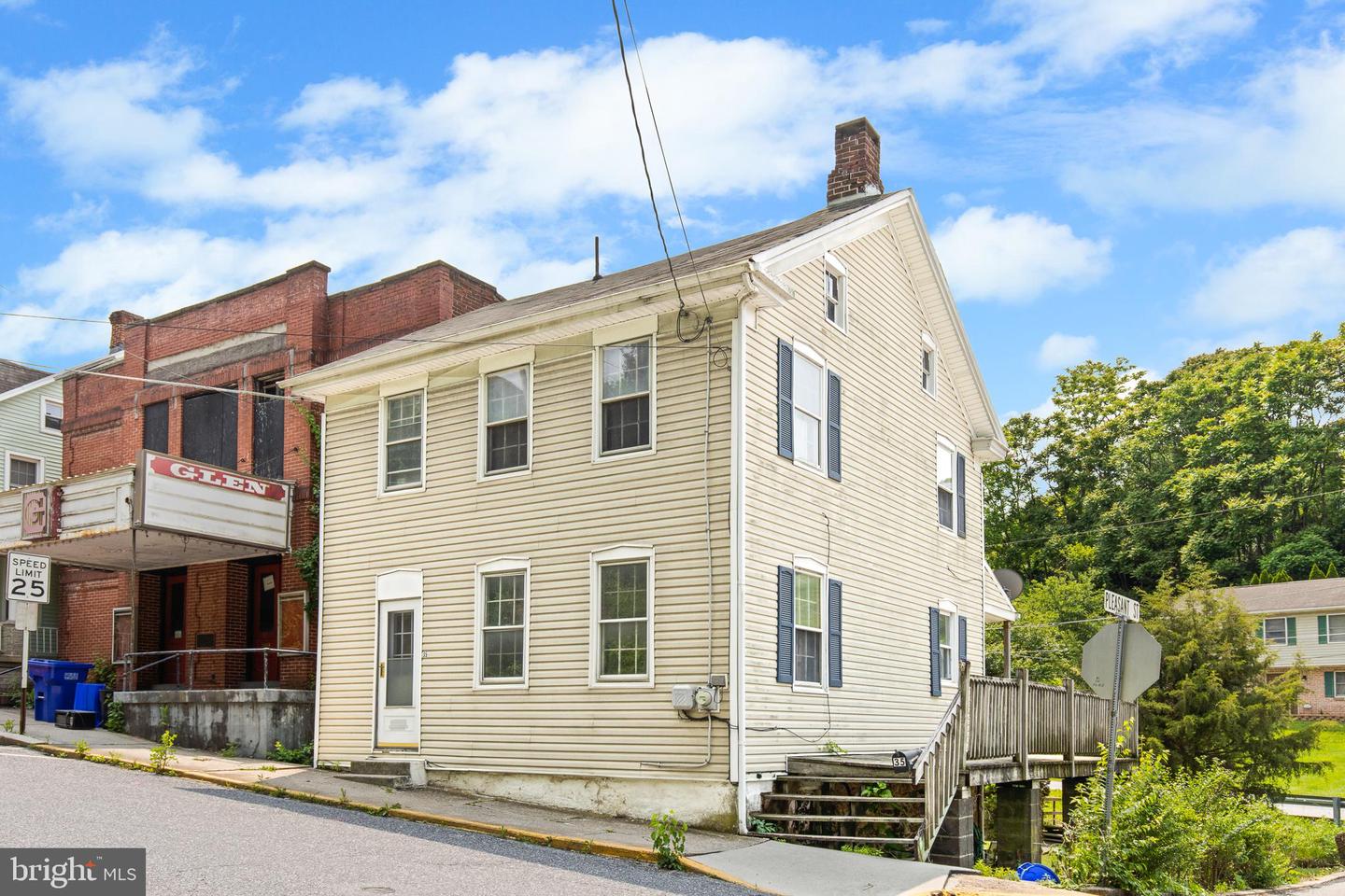 35 Manchester St