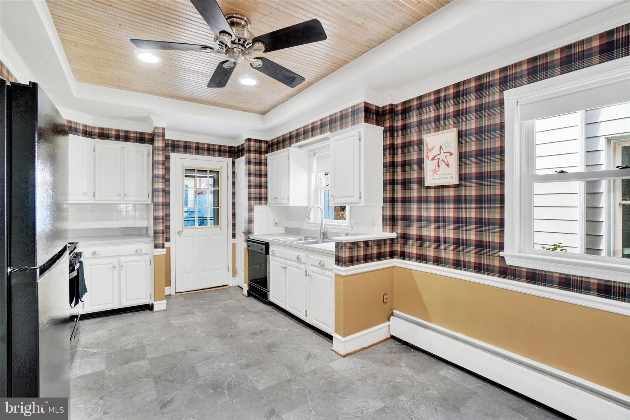 236 W JACKSON STREET