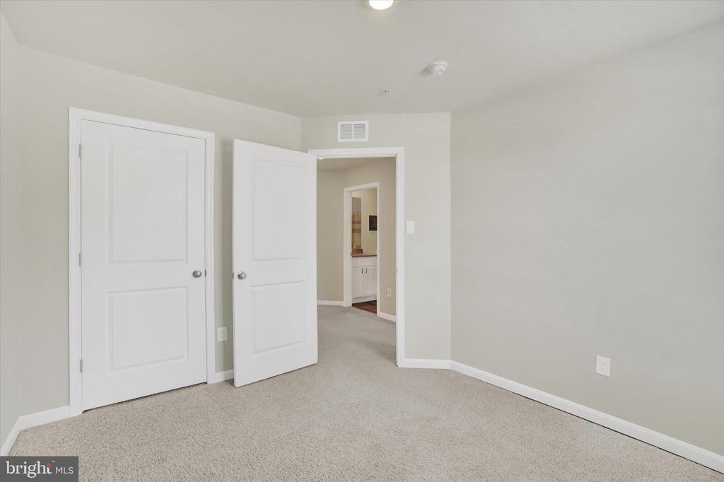 325 LOCUST RUN DRIVE