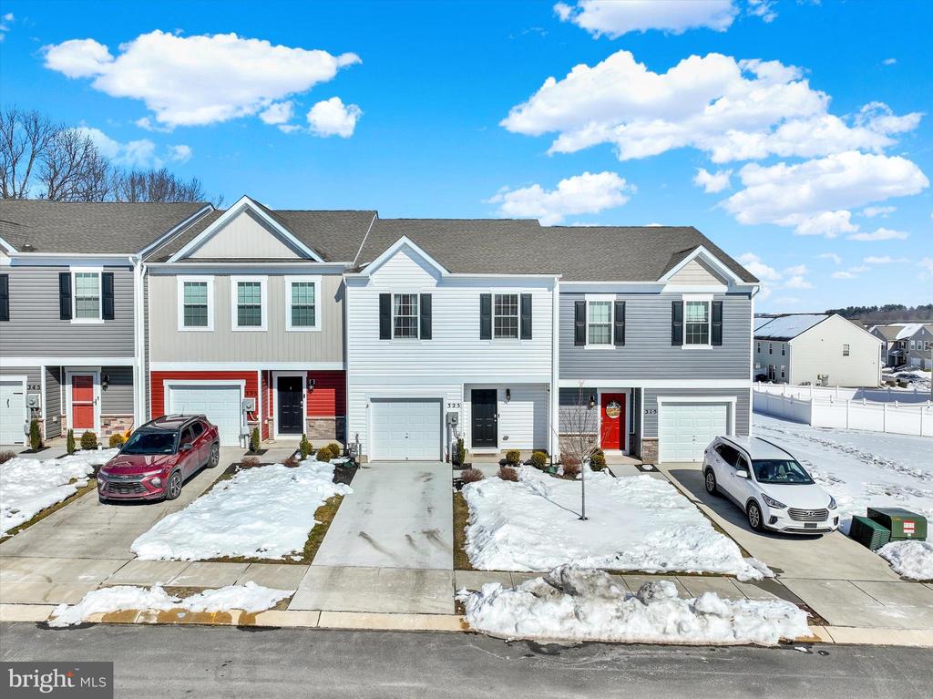 325 LOCUST RUN DRIVE