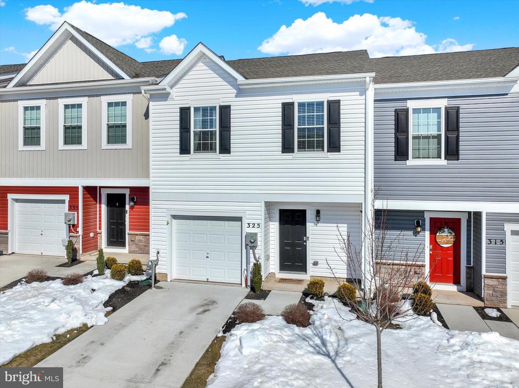 325 LOCUST RUN DRIVE