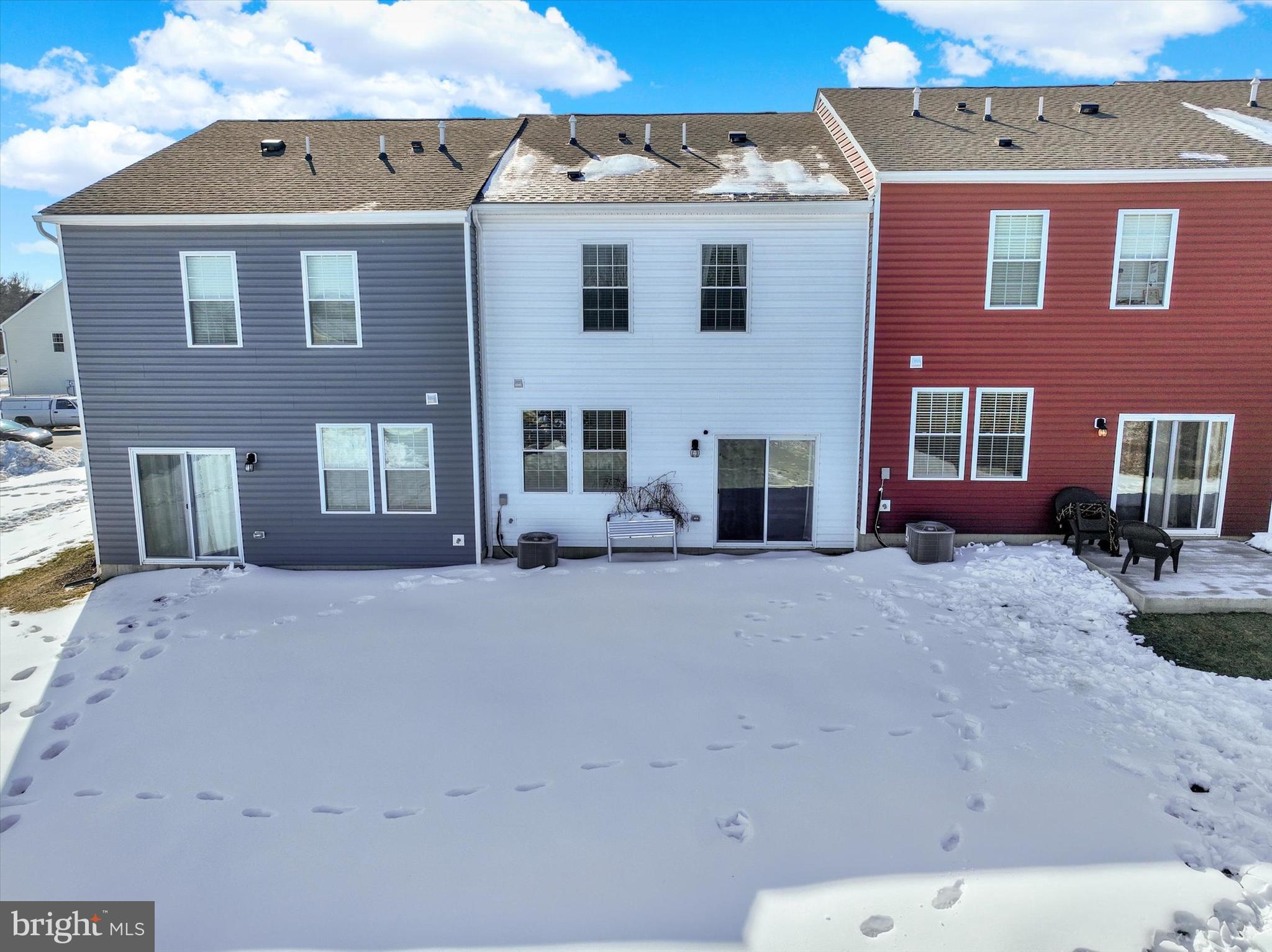 325 LOCUST RUN DRIVE