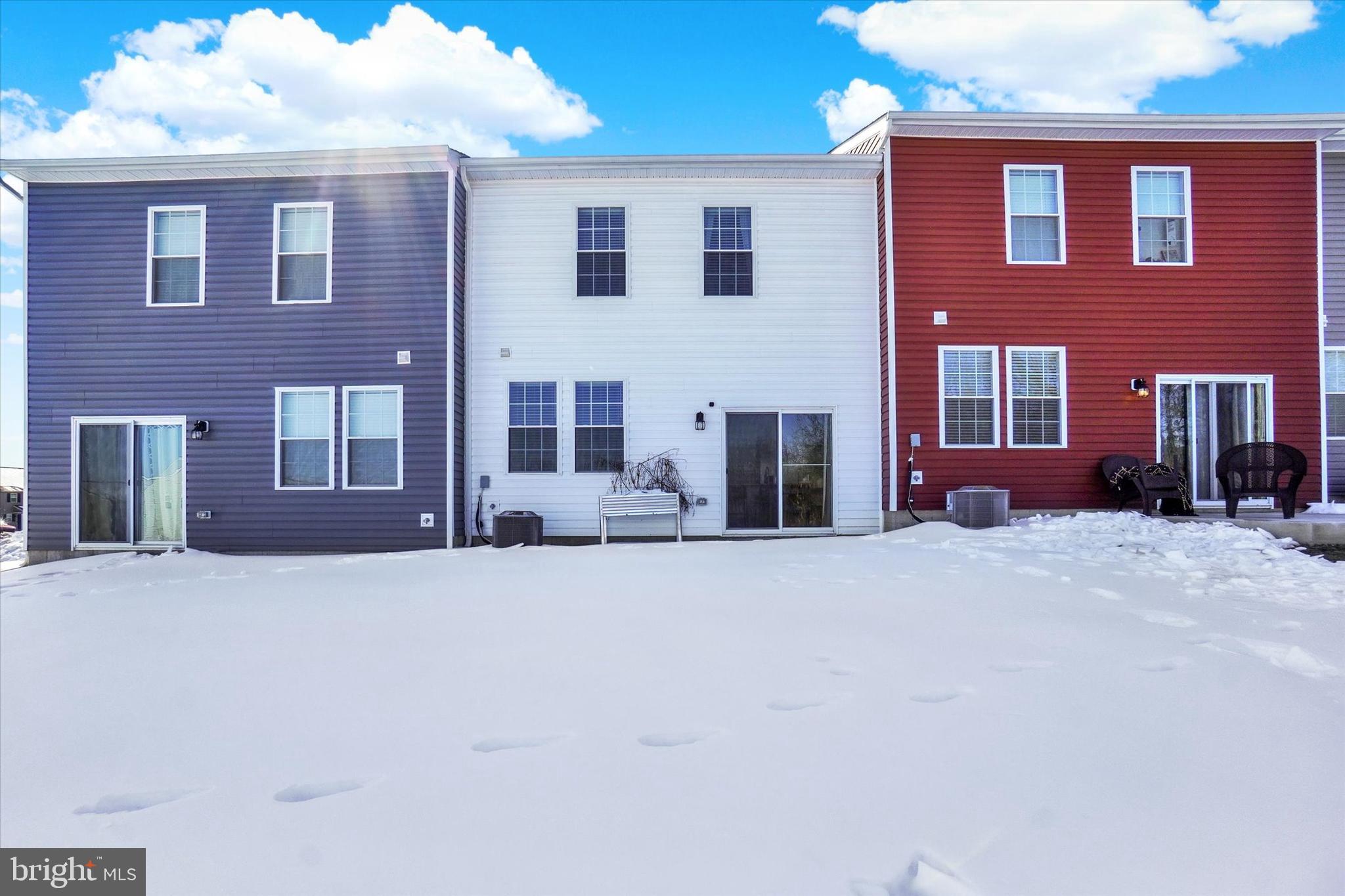 325 LOCUST RUN DRIVE