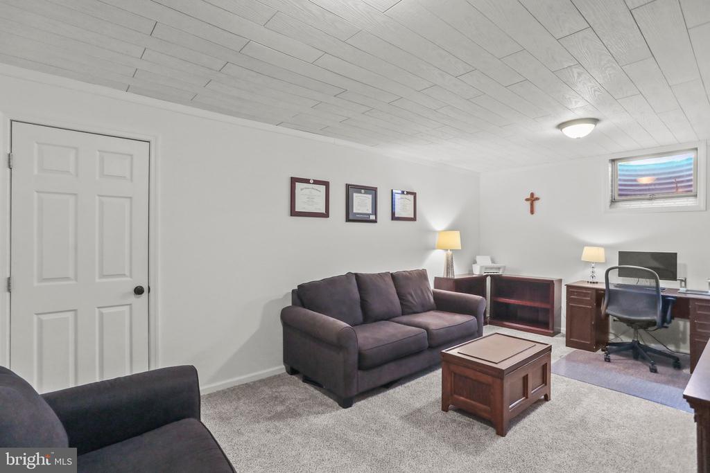 3320 NICOLE COURT