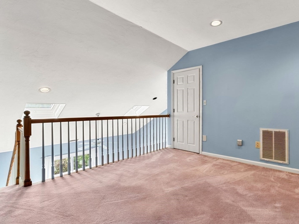 28 Hobart Lane # 28
