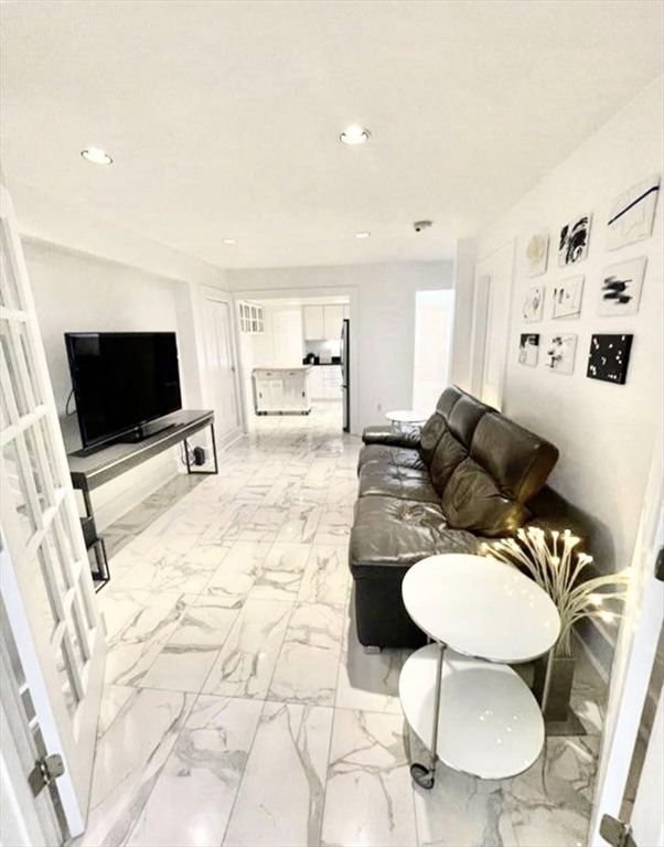 133 Commonwealth Ave # 1