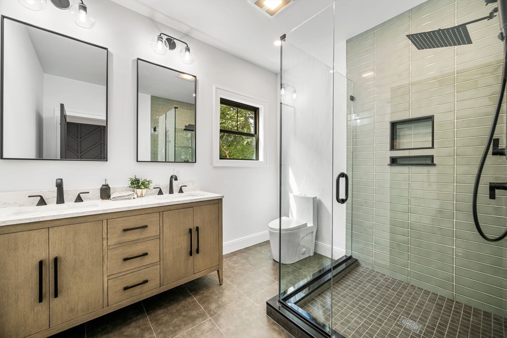 85 Oxford St # 1