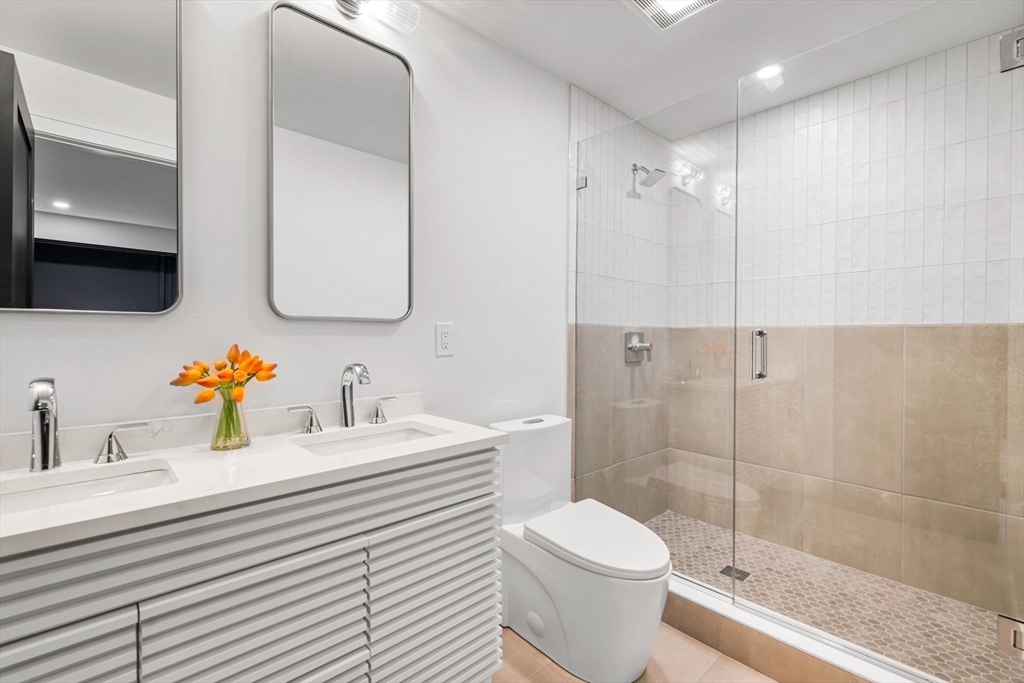85 Oxford St # 1