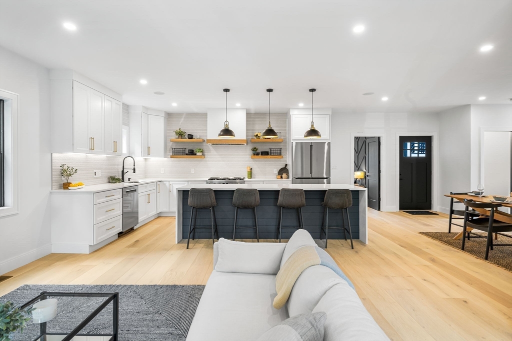85 Oxford St # 1