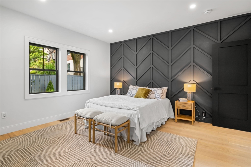 85 Oxford St # 1
