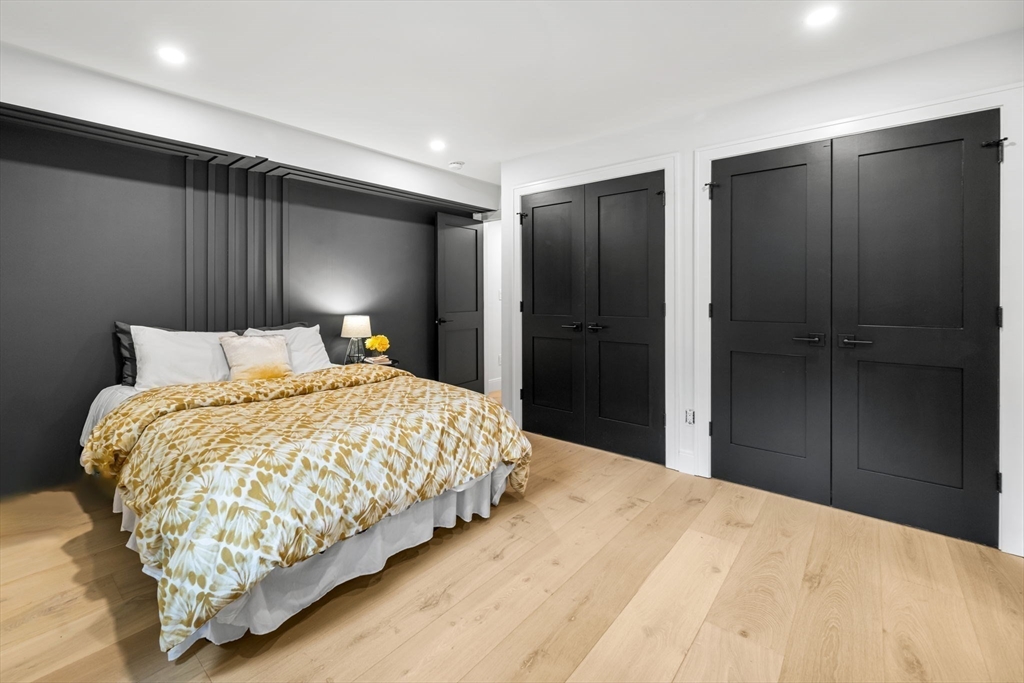 85 Oxford St # 1