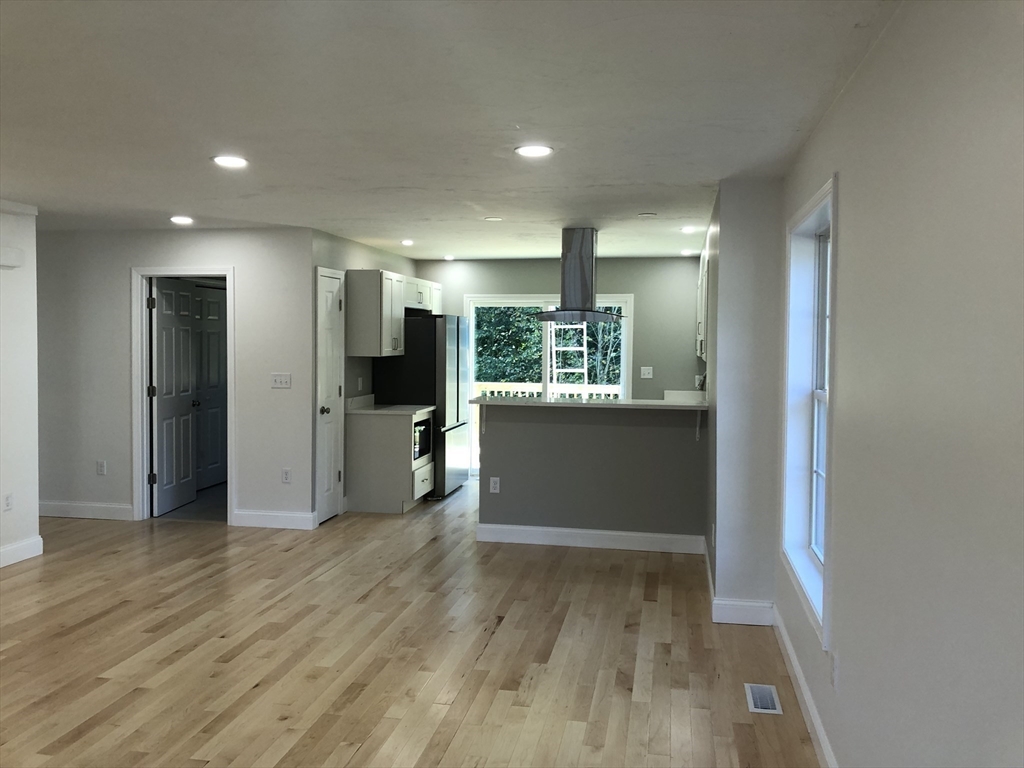 400 Plain St # 400