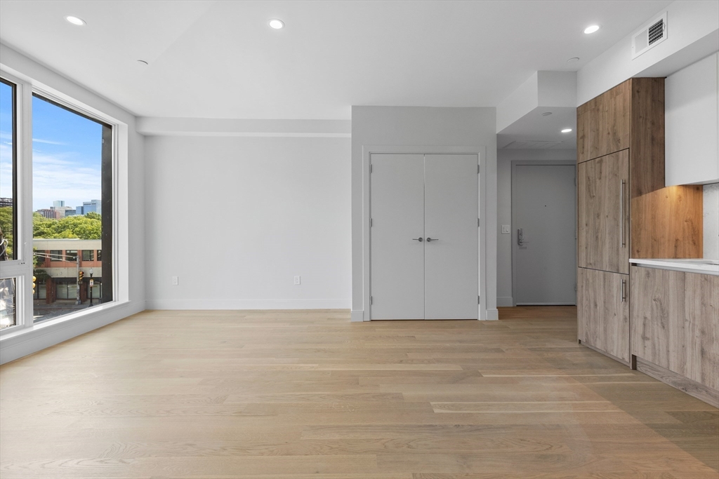 1055 Cambridge Street Unit: 301