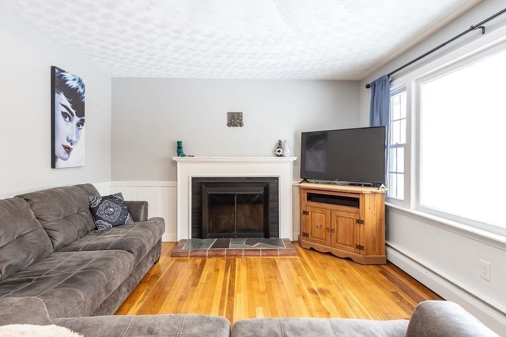 32 Woodside Dr