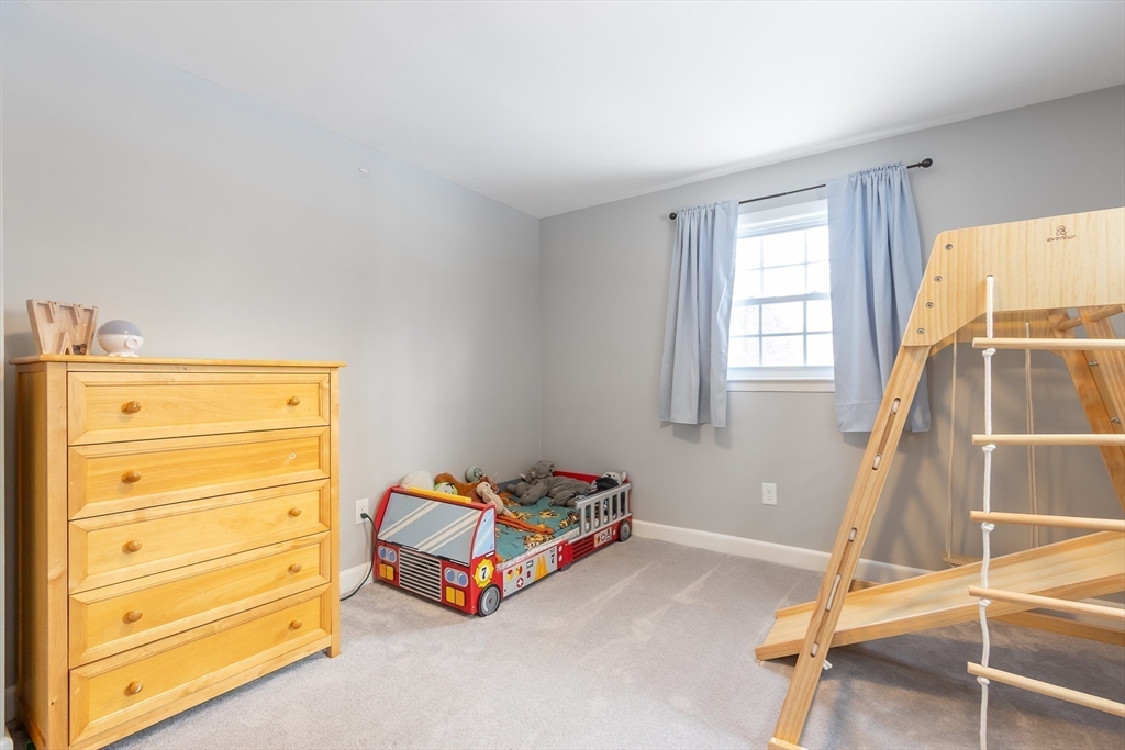 32 Woodside Dr