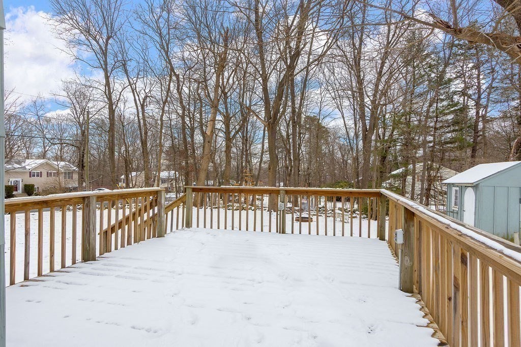 32 Woodside Dr