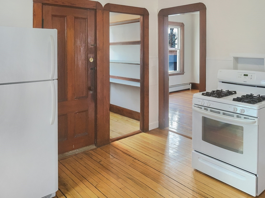 37 Burnside Ave # 37