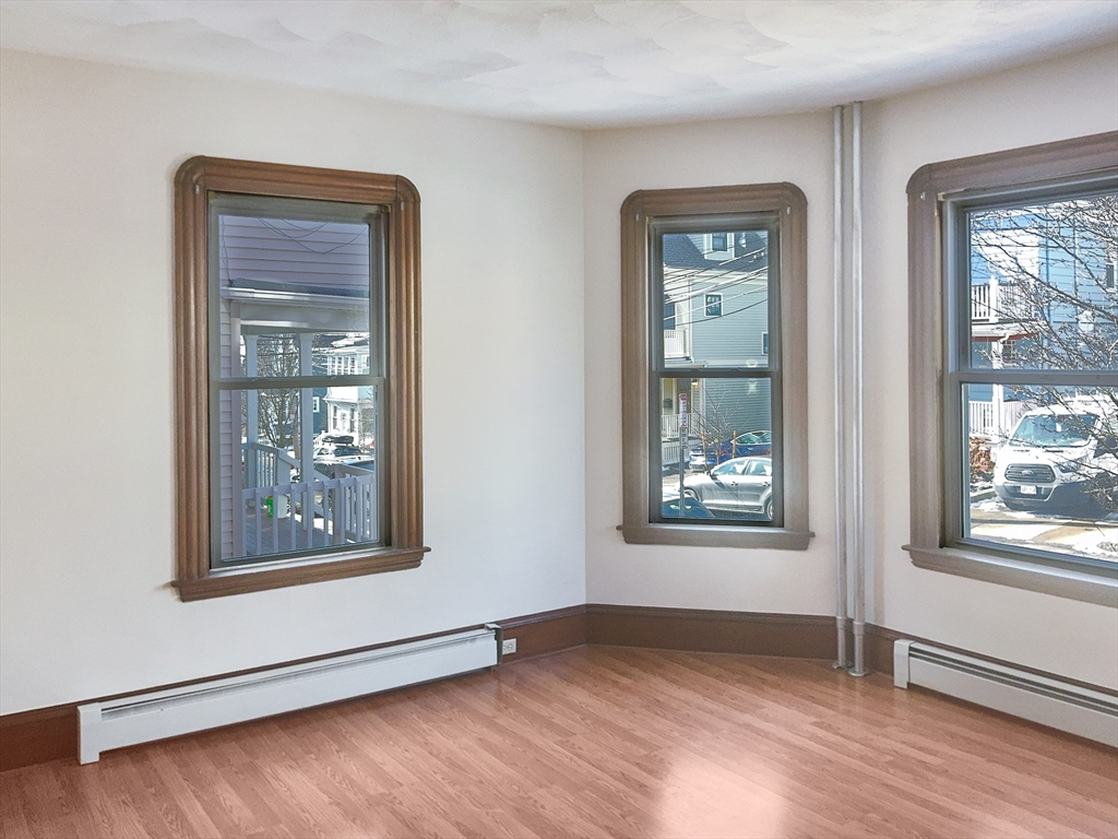 37 Burnside Ave # 37