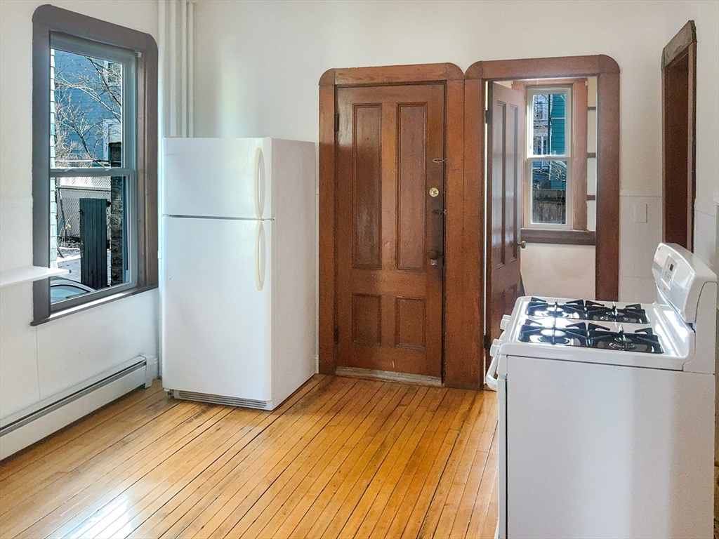 37 Burnside Ave # 37