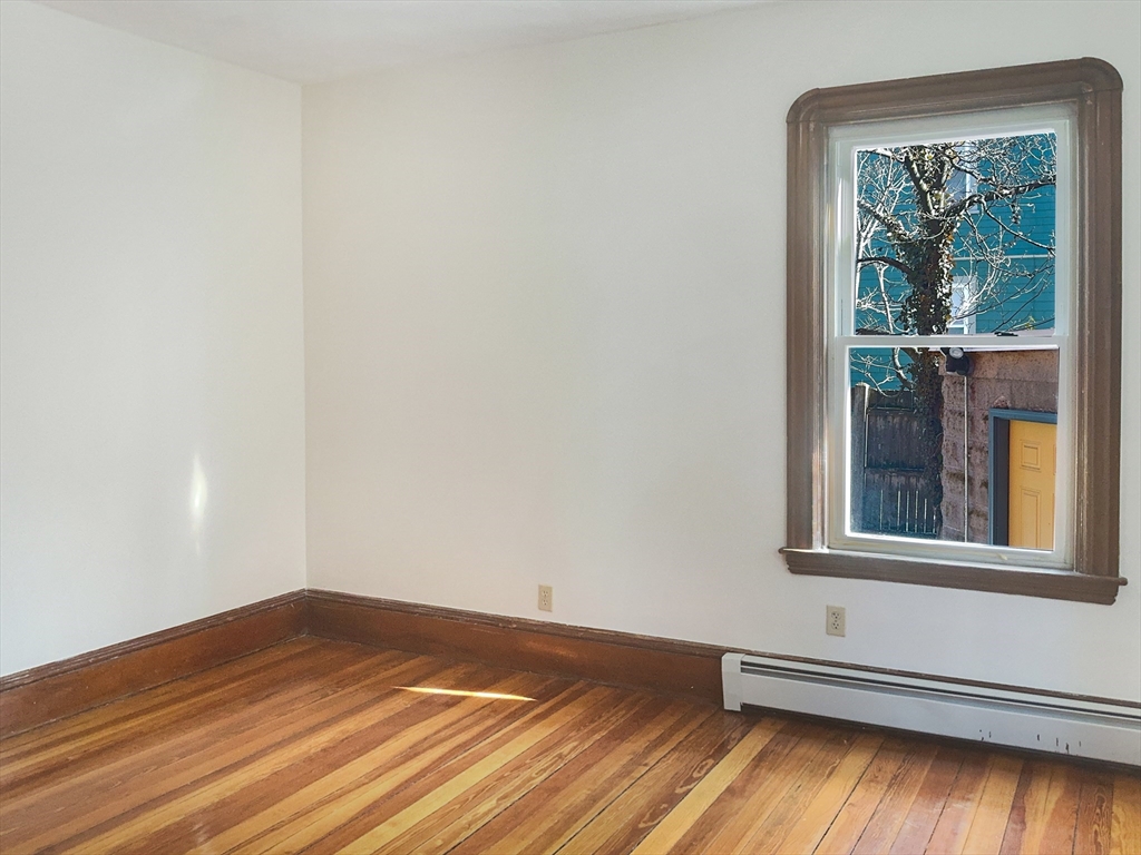 37 Burnside Ave # 37