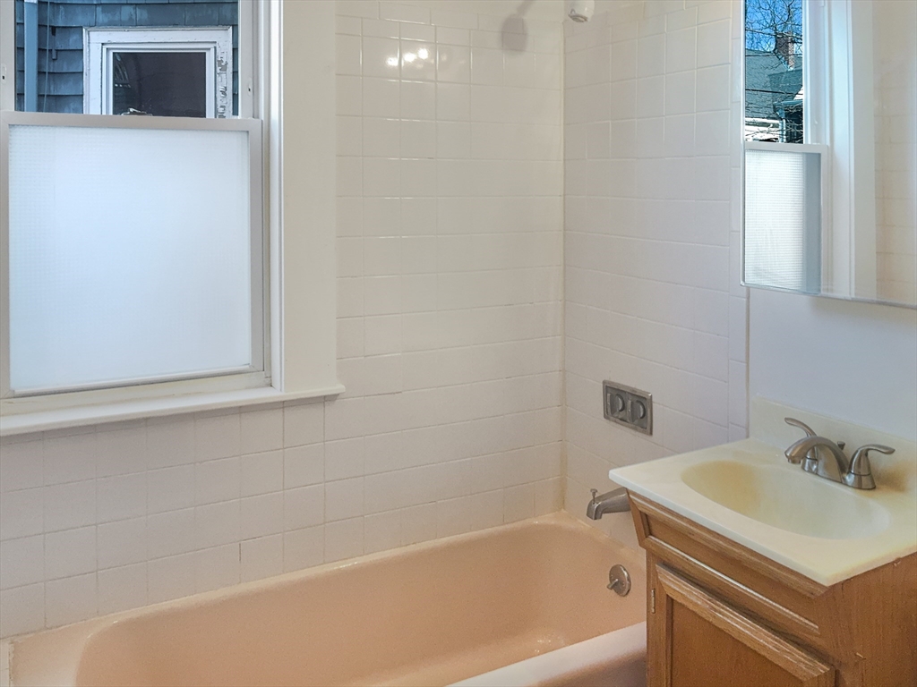 37 Burnside Ave # 37