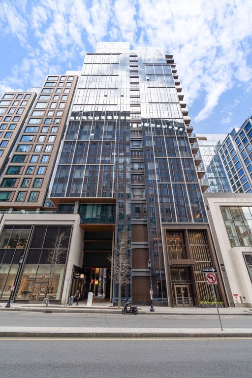 135 Seaport Blvd # 1905