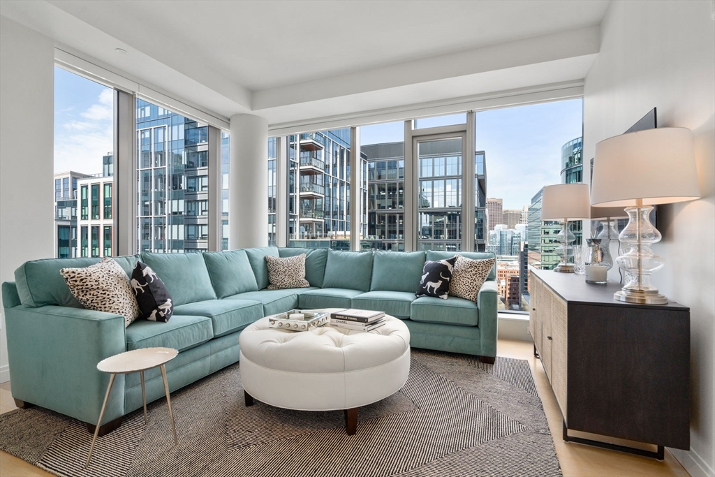 135 Seaport Blvd # 1905