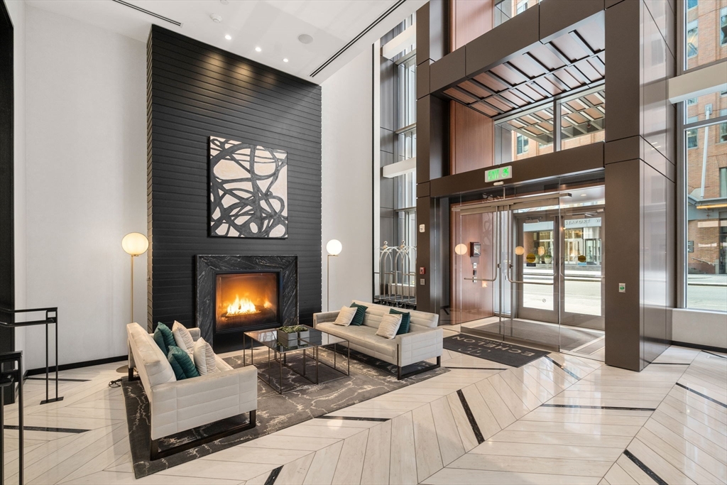 135 Seaport Blvd # 1905