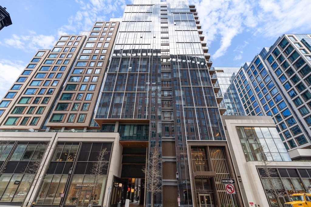 135 Seaport Blvd # 1905