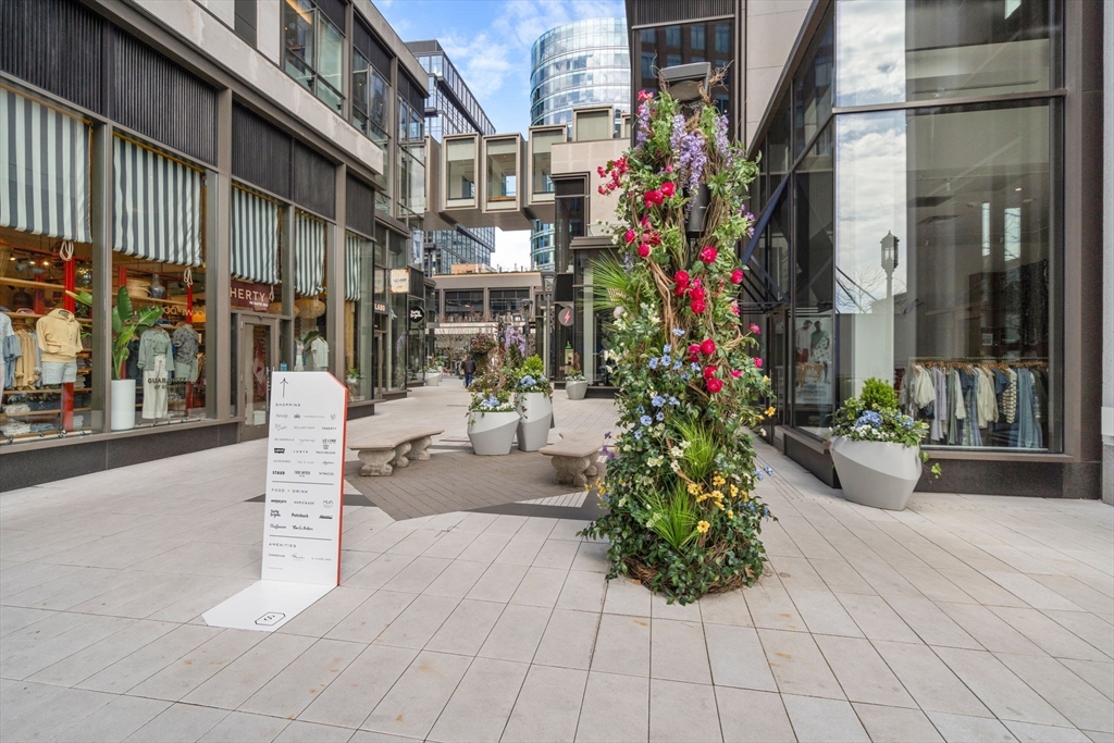 135 Seaport Blvd # 1905