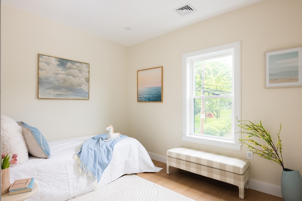 24 Ivory St