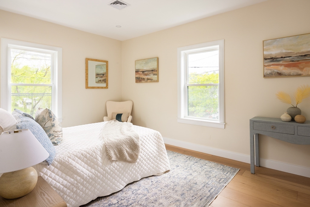 24 Ivory St