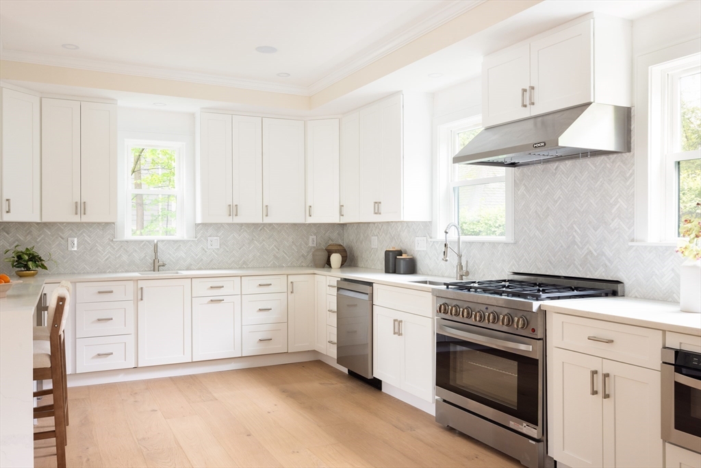 24 Ivory St