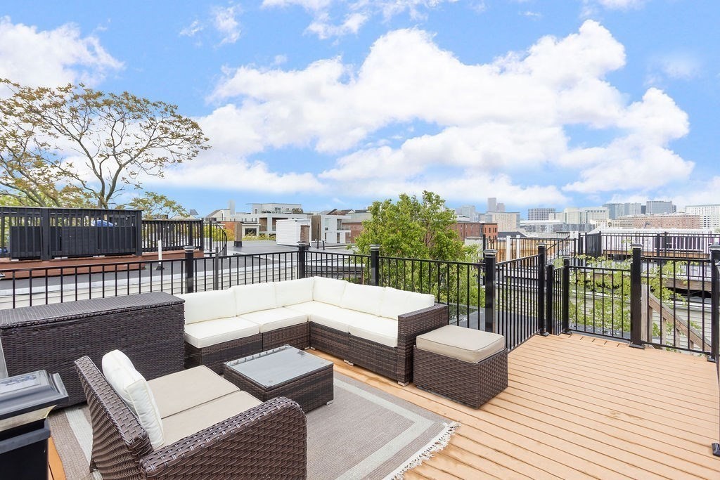 474 E 3rd # 2