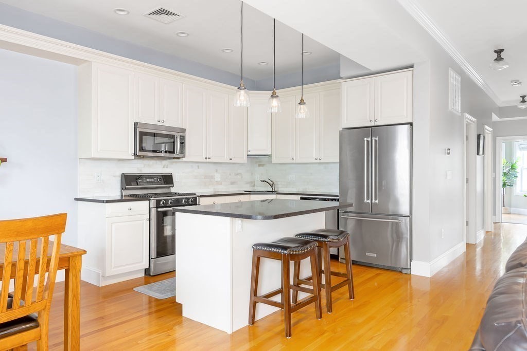 474 E 3rd # 2