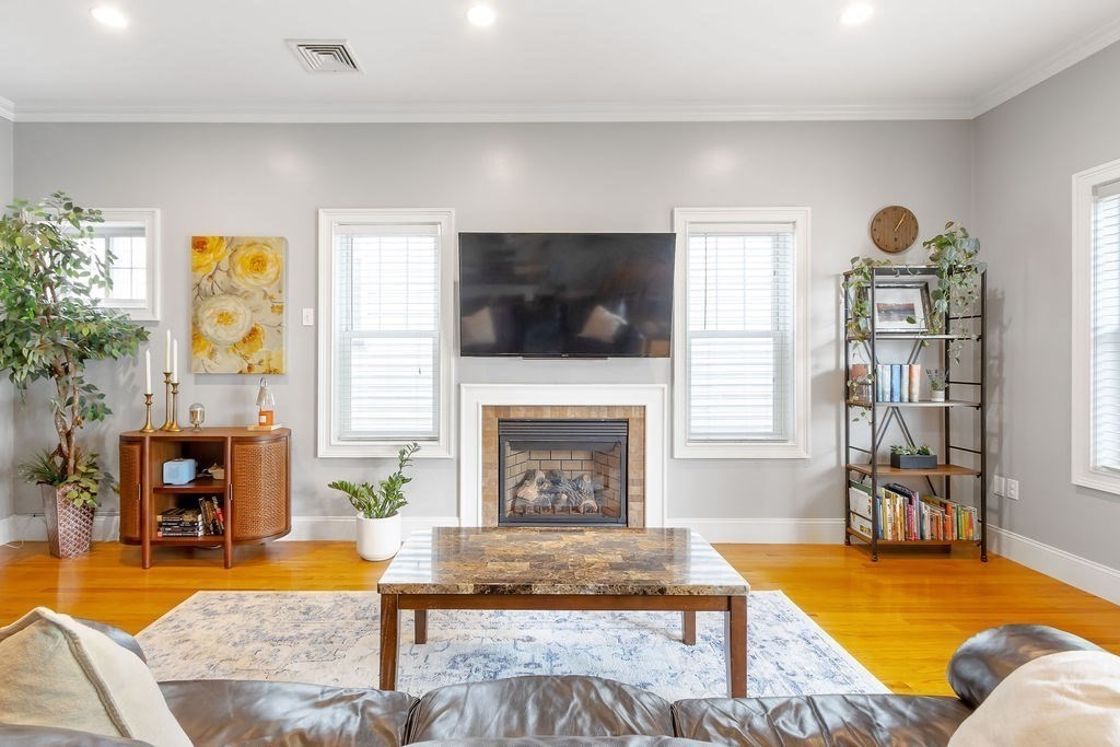 474 E 3rd # 2