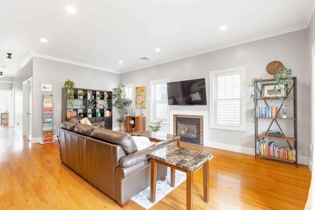 474 E 3rd # 2