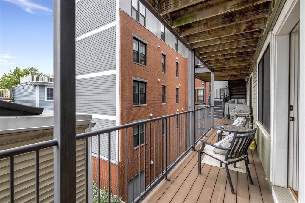 49 L St # 3