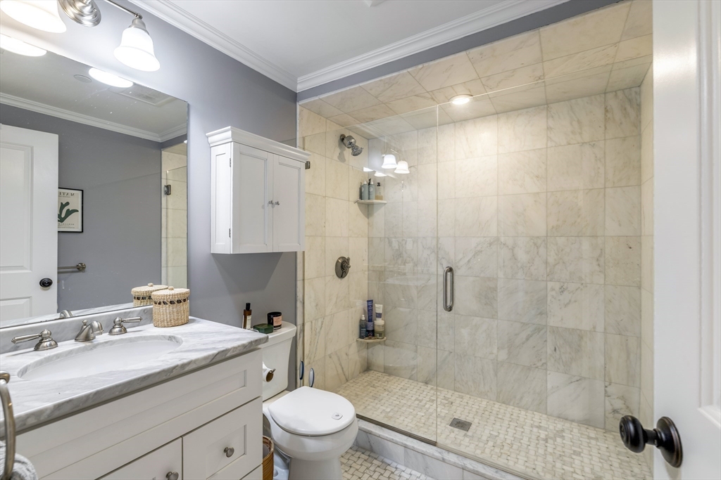49 L St # 3