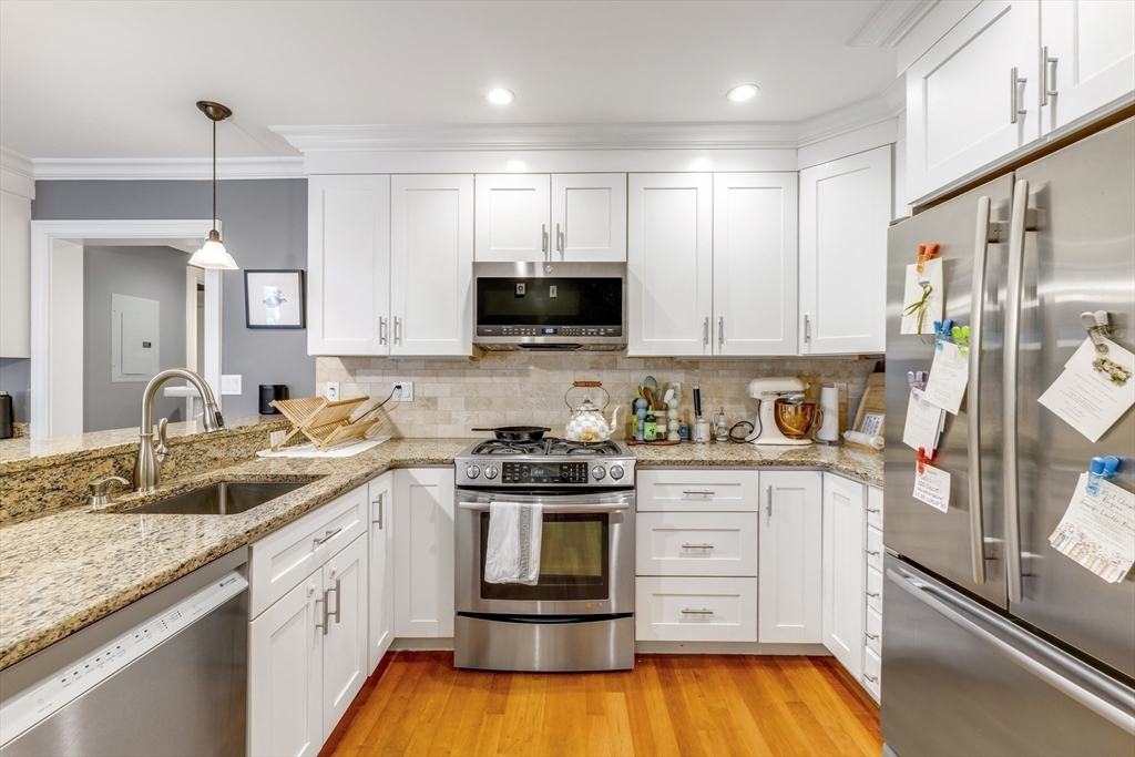 49 L St # 3