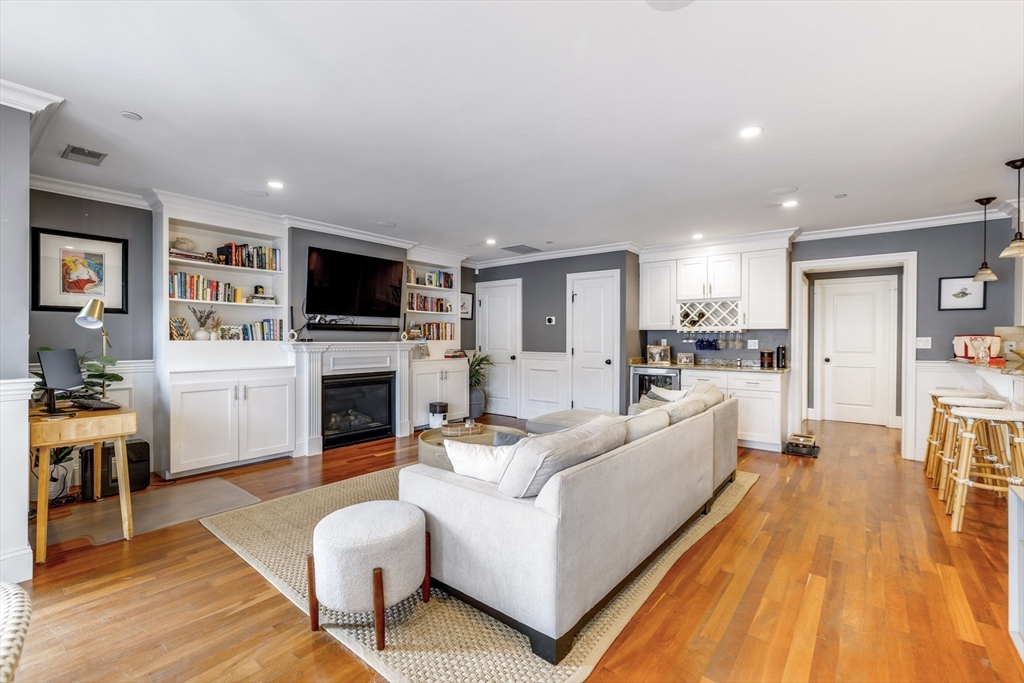 49 L St # 3