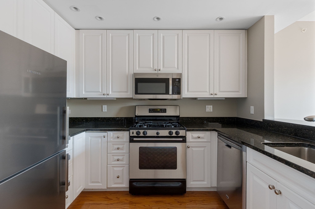 15 Waltham St # B605