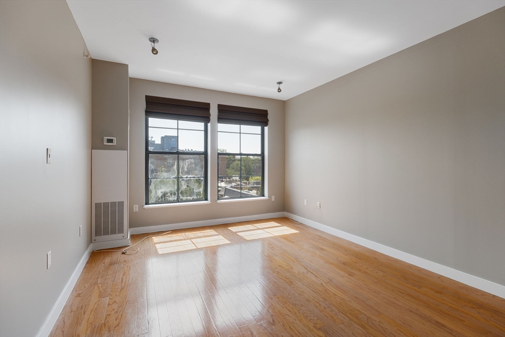 15 Waltham St # B605