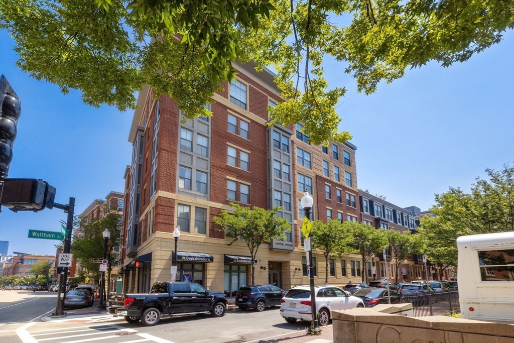 15 Waltham St # B605