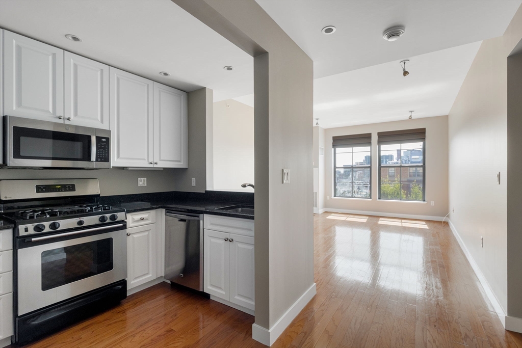 15 Waltham St # B605